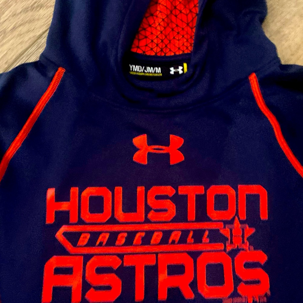 Selling size M boys never worn